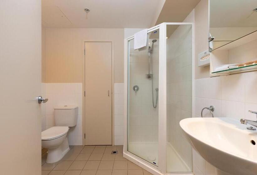 标准工作室, The Chancellor On Hobson