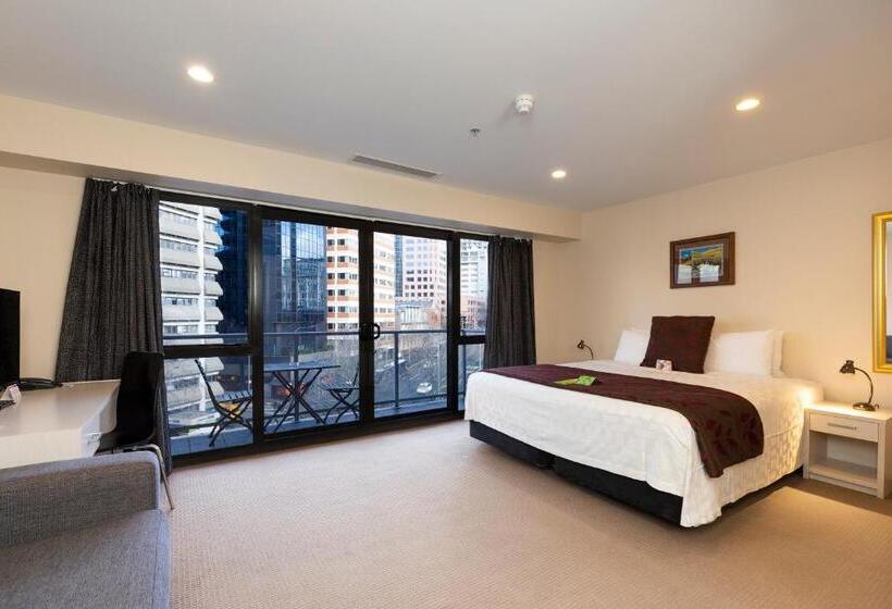 标准工作室, The Chancellor On Hobson