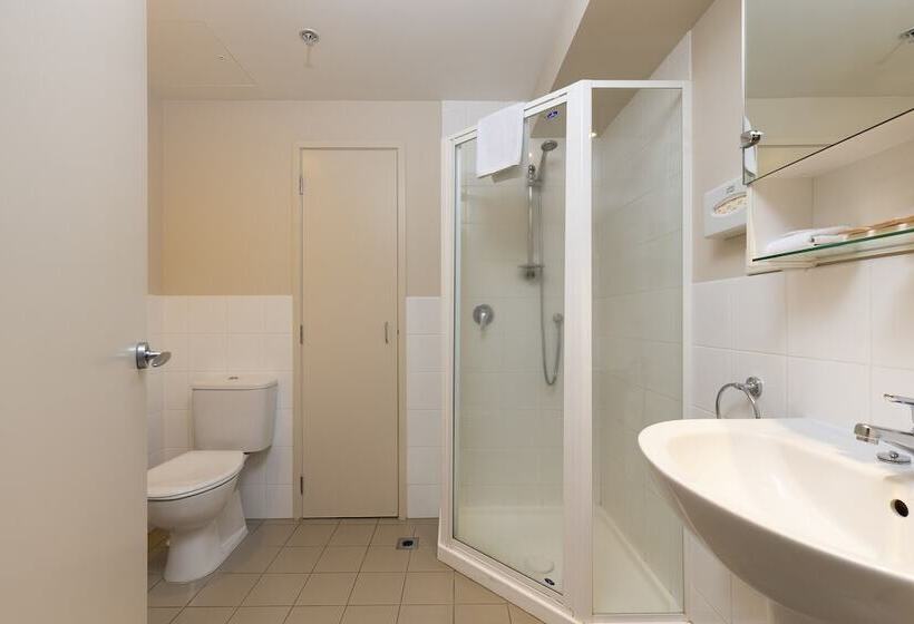 标准工作室, The Chancellor On Hobson