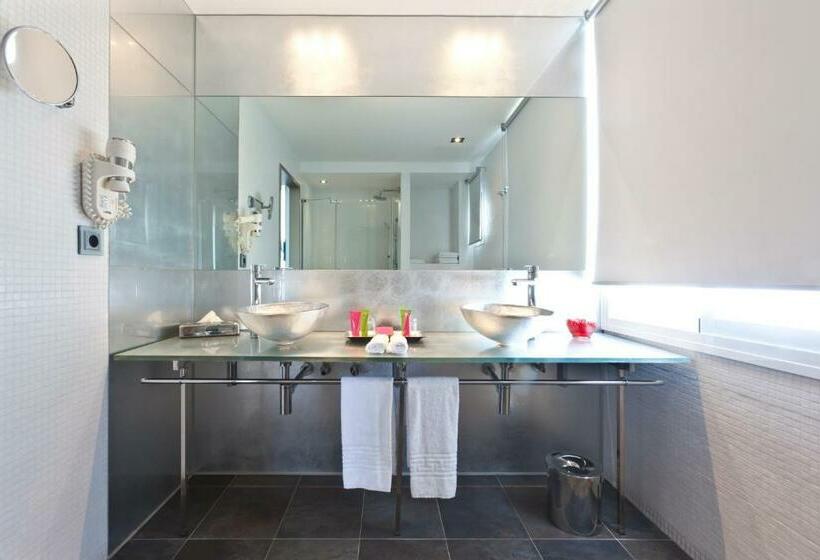 سوییت با چشم‌انداز دریا, Ocean Drive Ibiza