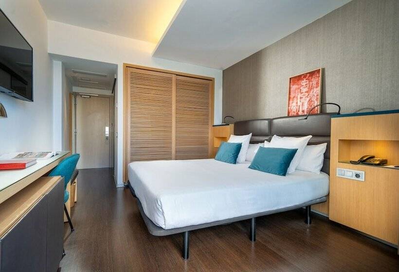 اتاق لوکس با چشم‌انداز دریا, Ocean Drive Ibiza