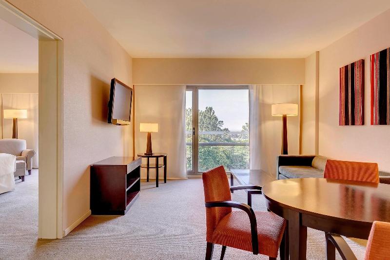 클럽 룸 킹침대, Sheraton Salta