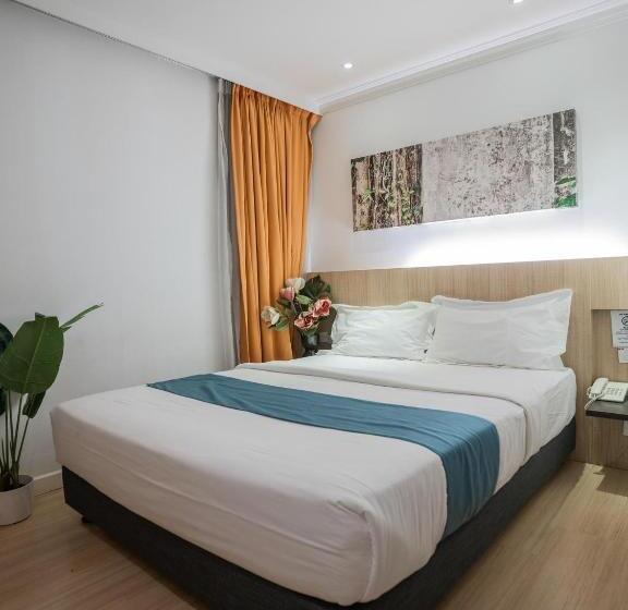 Superior Rum, Floresta Hotel Chinatown