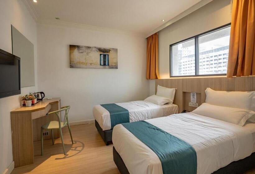 Deluxe Rum, Floresta Hotel Chinatown