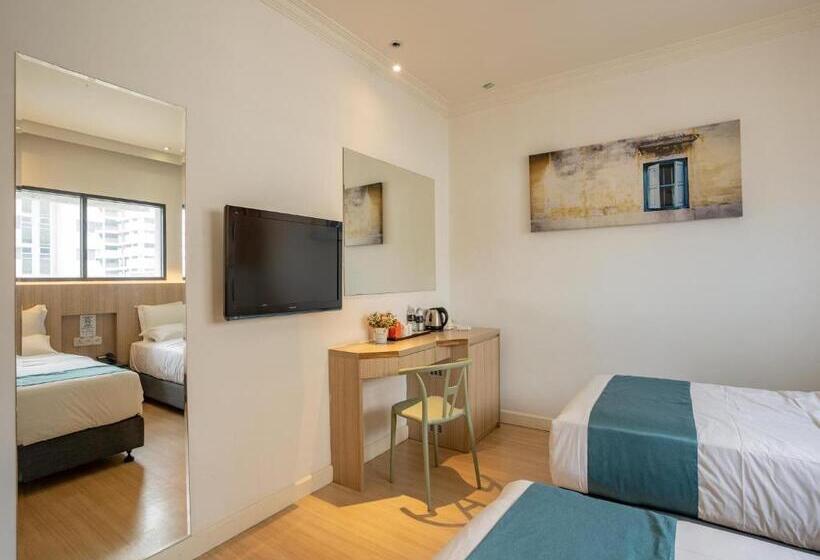 Deluxe Rum, Floresta Hotel Chinatown