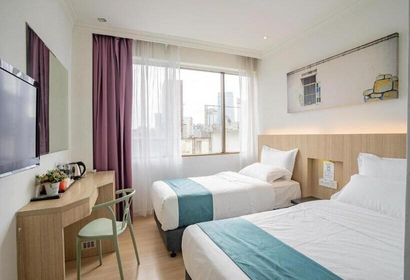 Deluxe Rum, Floresta Hotel Chinatown