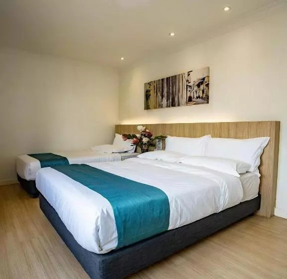 اتاق لوکس سه تخته, Floresta Hotel Chinatown