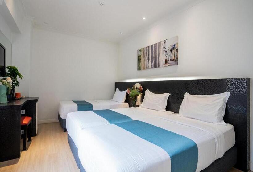 اتاق استاندارد سه نفره, Floresta Hotel Chinatown