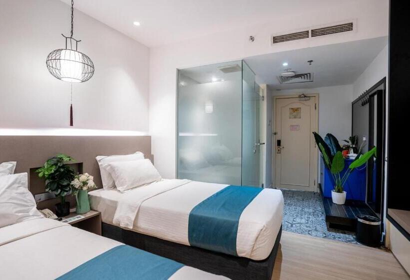 Standardrum, Floresta Hotel Chinatown