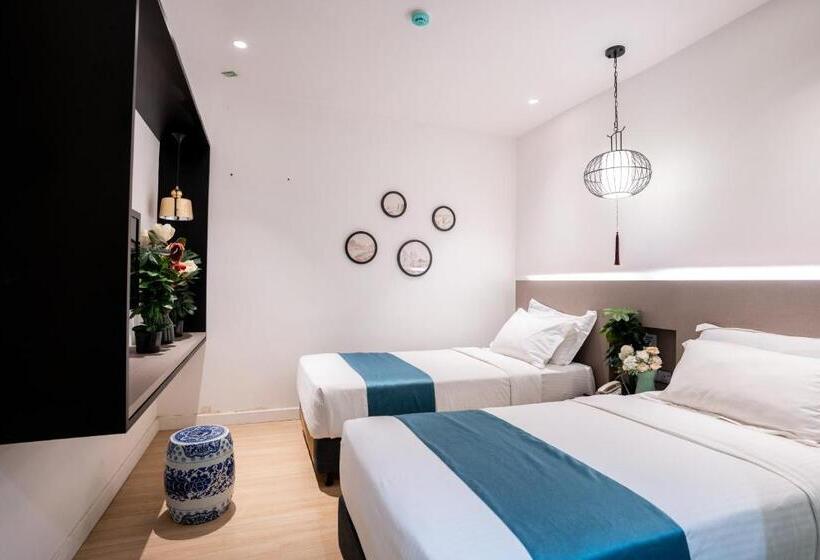 Standardrum, Floresta Hotel Chinatown