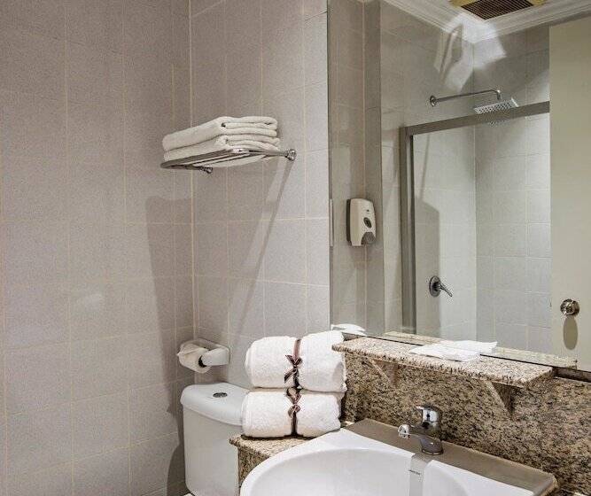 اتاق خانوادگی, Zambuger Wira Kuala Lumpur