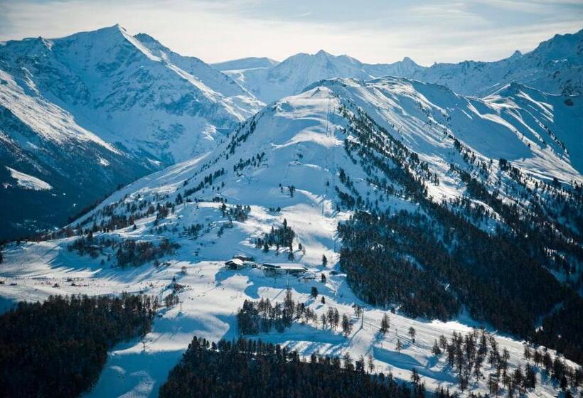 غرفة ملكية, Hôtel Chalet Royal