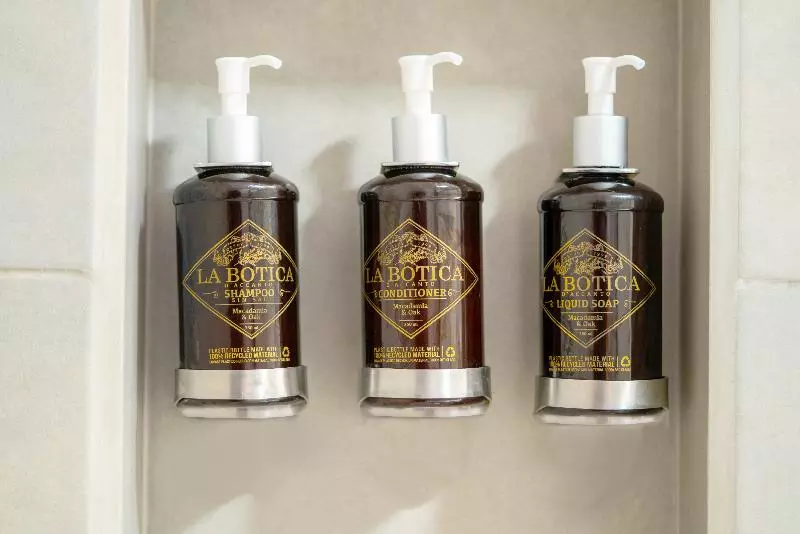 エクゼクティブルーム, Dann Carlton Quito