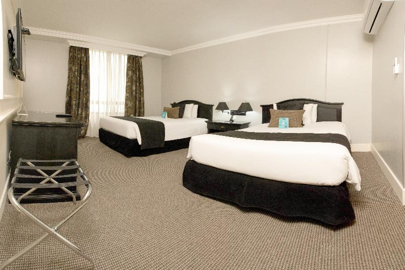 スーペリアールーム, Dann Carlton Quito