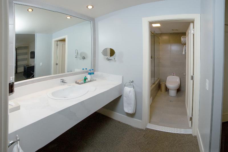 スーペリアールーム, Dann Carlton Quito