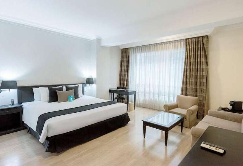 スーペリアールーム, Dann Carlton Quito