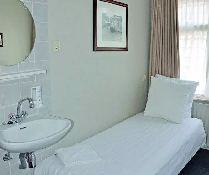 Economy Room Shared Bathroom, Koogerend