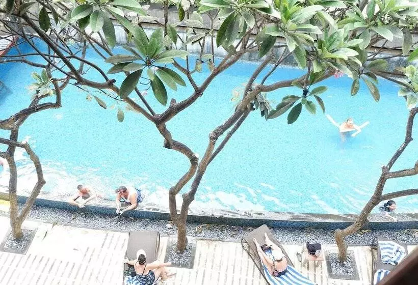 プールの見えるスーペリアルーム, Ibis Styles Bali Legian