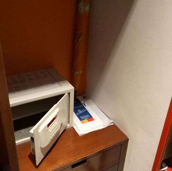 חדר סופריור נוף לבריכה, Ibis Styles Bali Legian