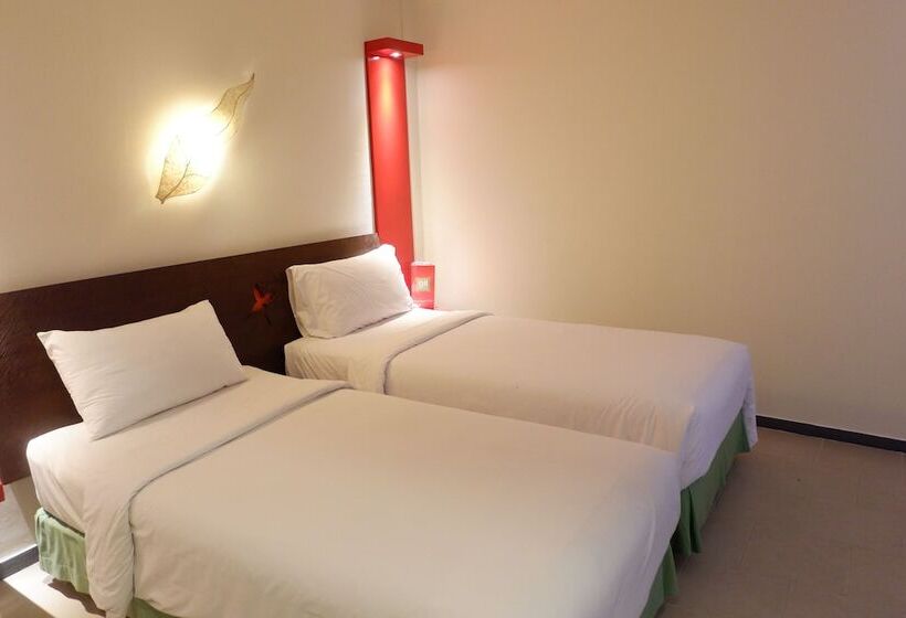Номер Superior Вид на Бассейн, Ibis Styles Bali Legian