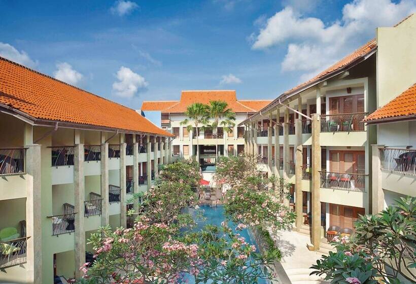 Номер Superior Вид на Бассейн, Ibis Styles Bali Legian
