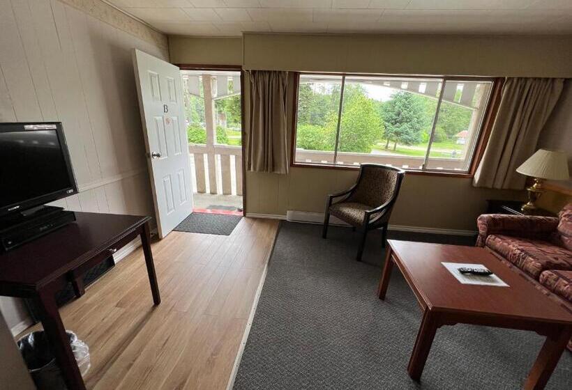 اتاق لوکس خانوادگی, Pioneer Inn By The River