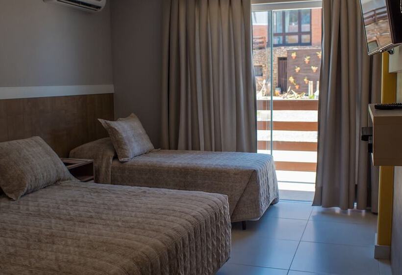 标准三人间, Pousada Do Arvoredo