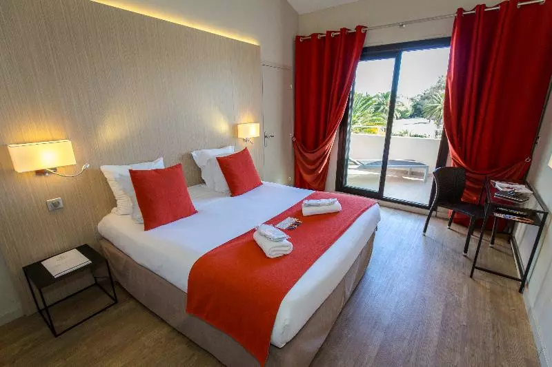 اتاق استاندارد سه نفره, Sowell Hotels Du Golfe De Saint Tropez