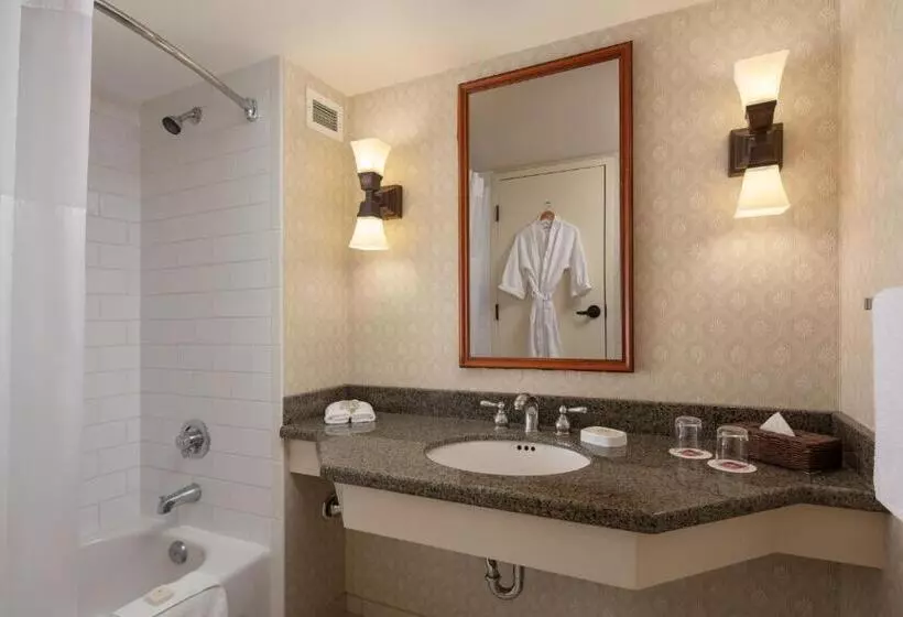 اتاق استاندارد با تخت بزرگ, St. Eugene Golf Resort & Casino