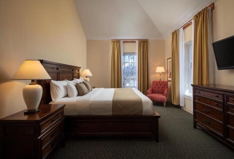اتاق لوکس با تخت بزرگ, St. Eugene Golf Resort & Casino
