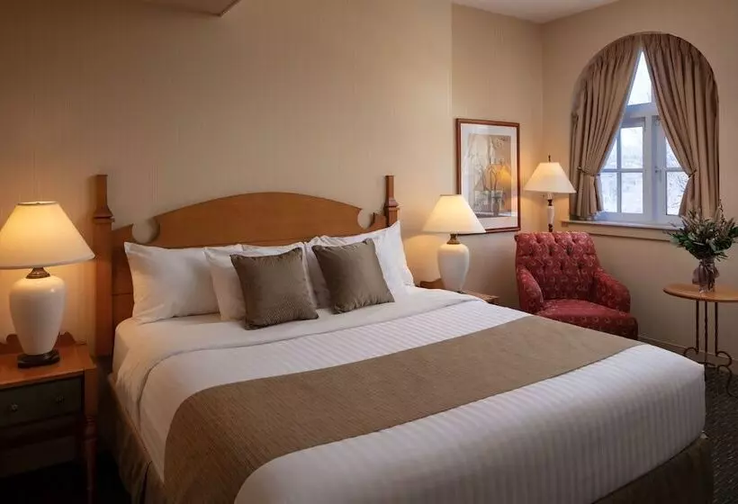 اتاق لوکس, St. Eugene Golf Resort & Casino