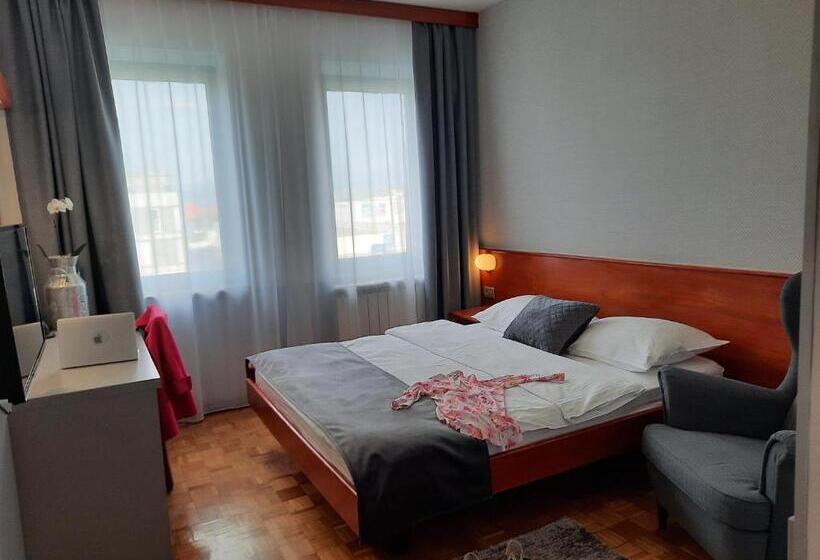 اتاق استاندارد یک نفره, Rooms Vodisek Depandansa Capodistria Boutique Hotela