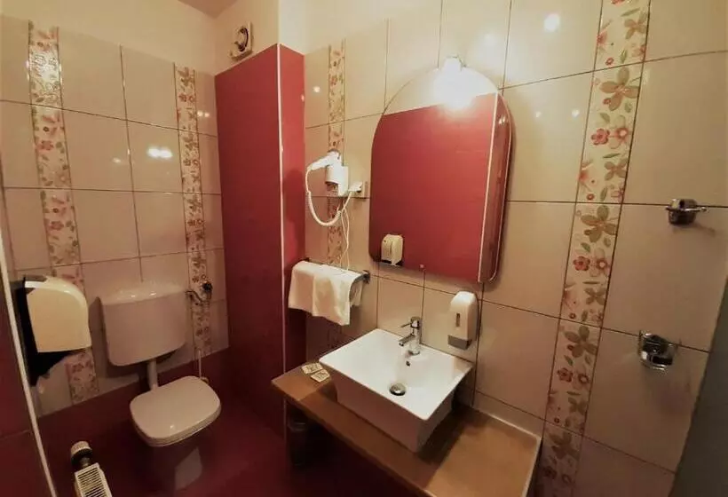 اتاق استاندارد چهار تخته, Rooms Vodisek   Depandansa Capodistria Boutique Hotela