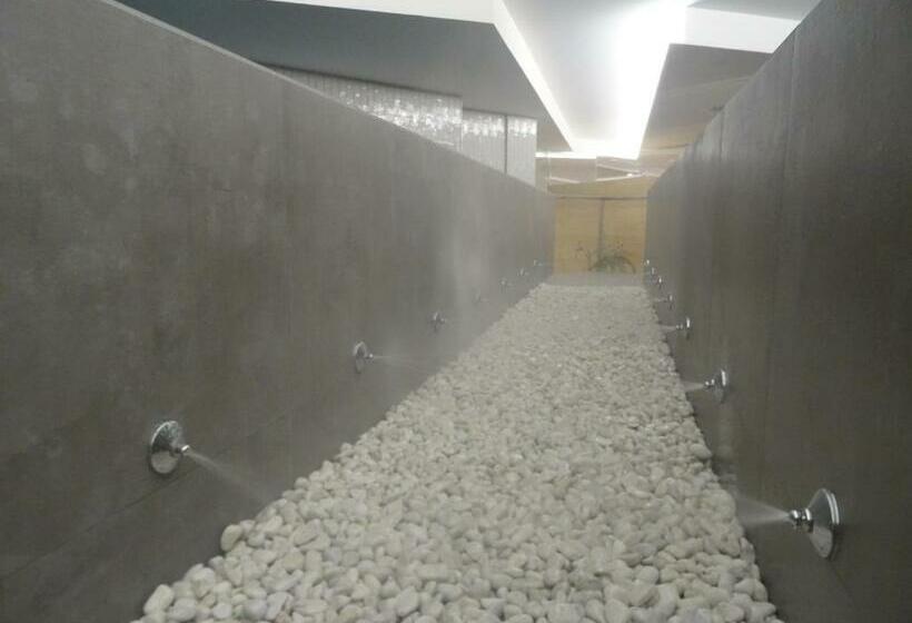 سوییت دوبلکس, Spa Odeón