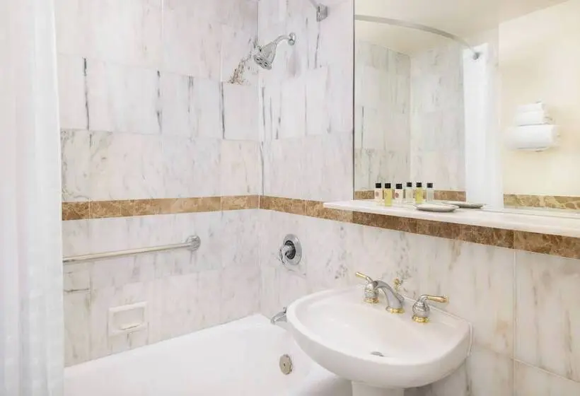 Perhesviitti, The New Yorker Hotel by Lotte Hotels