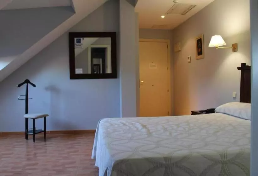 سوییت, Apartahotel Villa De Parla