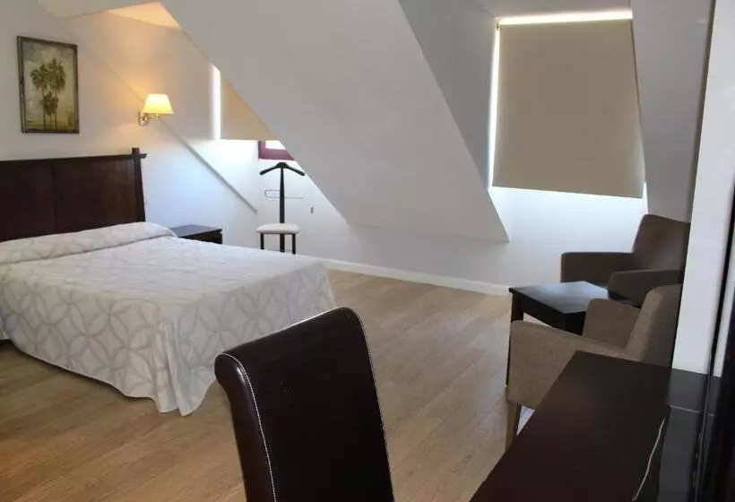 سوییت, Apartahotel Villa De Parla
