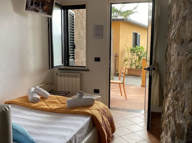 基本间, Casale Antonietta