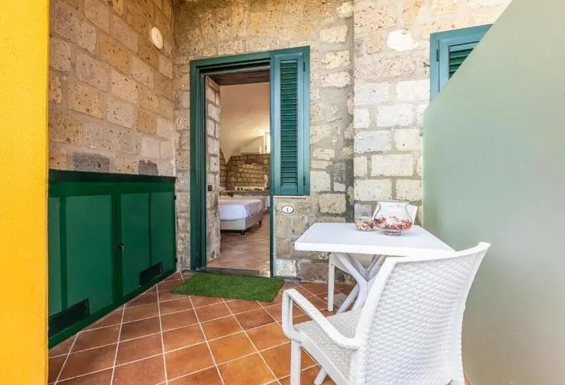 سوییت جونیور, Casale Antonietta