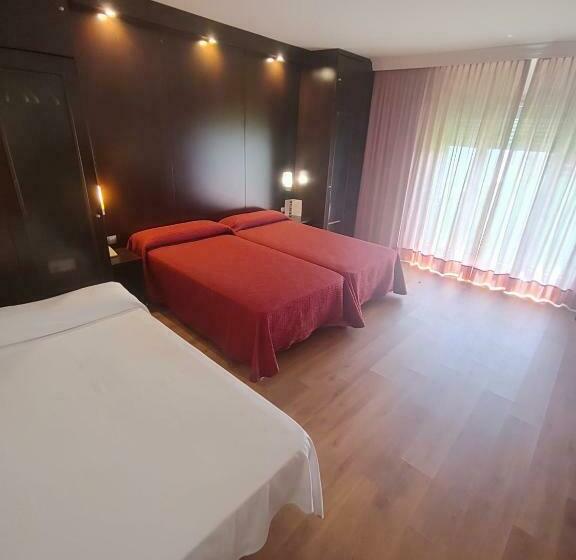 חדר סופריור לשלושה, Acosta Centro