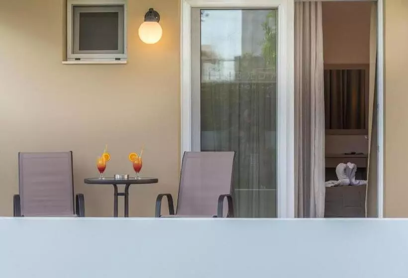 Superior Neljän Hengen Huone, Agrelli Hotel & Suites