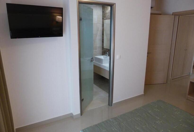 חדר סופריור לארבעה, Agrelli Hotel & Suites