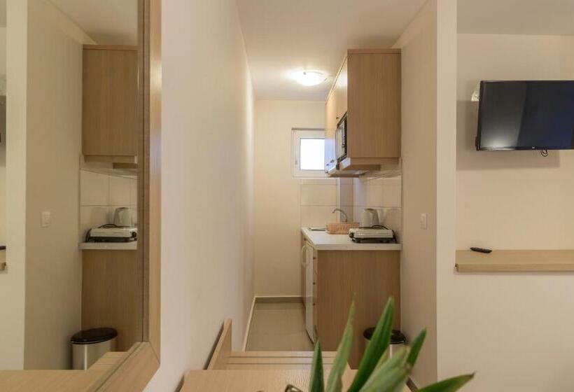 סטודיו סופריור, Agrelli Hotel & Suites