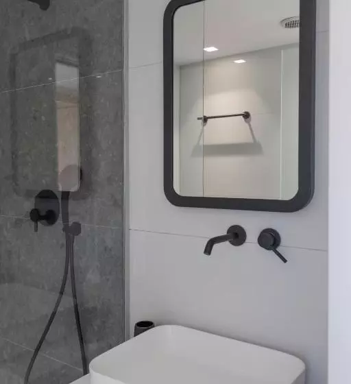 Deluxe Kolmen Hengen Huone Merinäkymä, Agrelli Hotel & Suites
