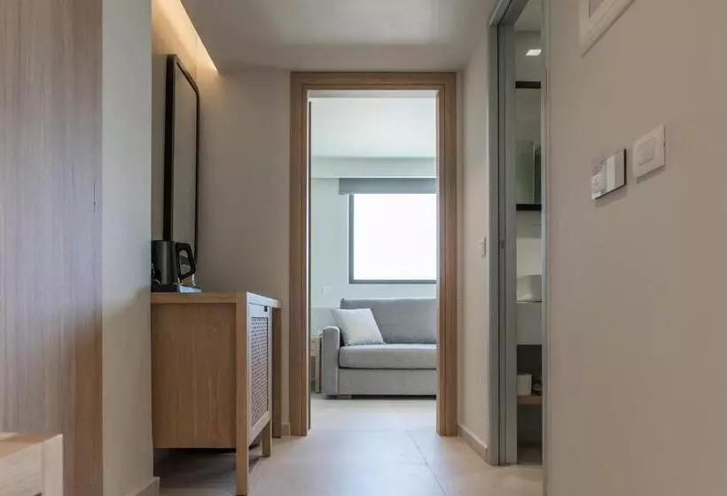 Deluxe Kolmen Hengen Huone Merinäkymä, Agrelli Hotel & Suites