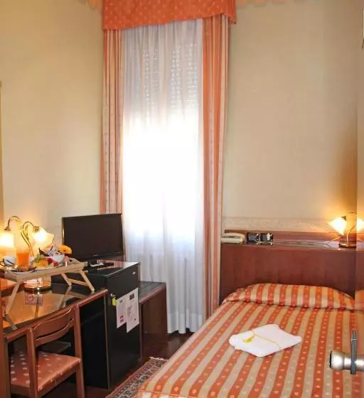 اتاق استاندارد یک نفره, Albergo Ristorante Leon D'oro