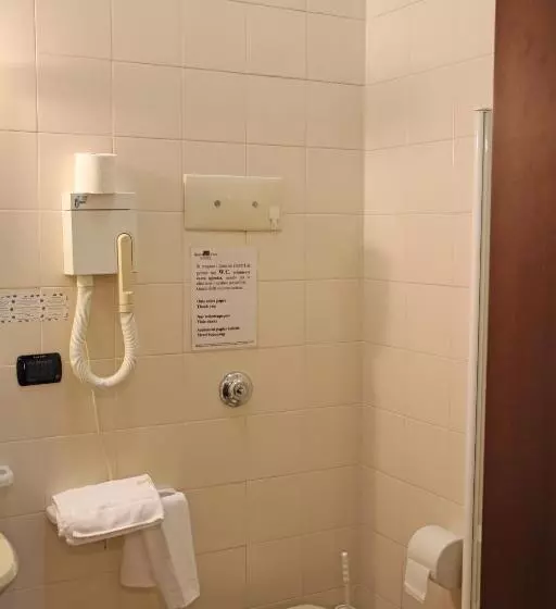 اتاق استاندارد سه نفره, Albergo Ristorante Leon D'oro