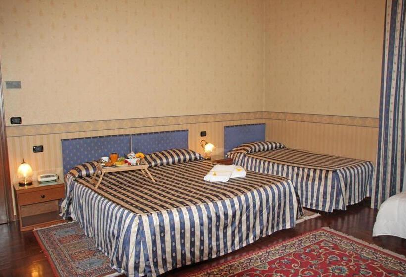 غرفة قياسية رباعية, Albergo Ristorante Leon D'oro