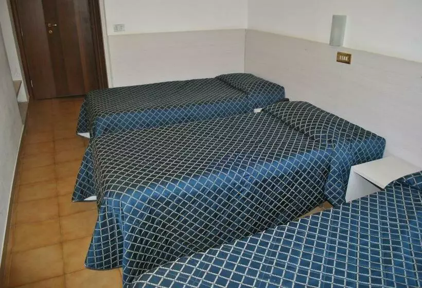 Economy Triple Room