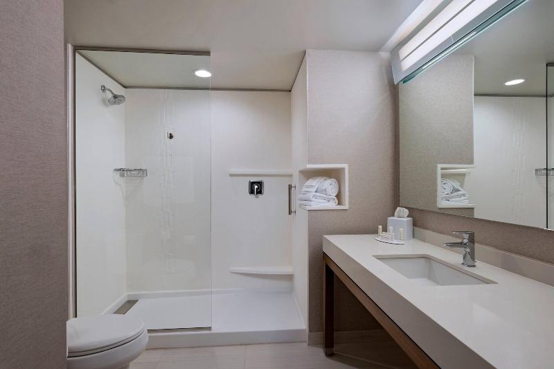 اتاق اکونومی یک تخته, Auto Park